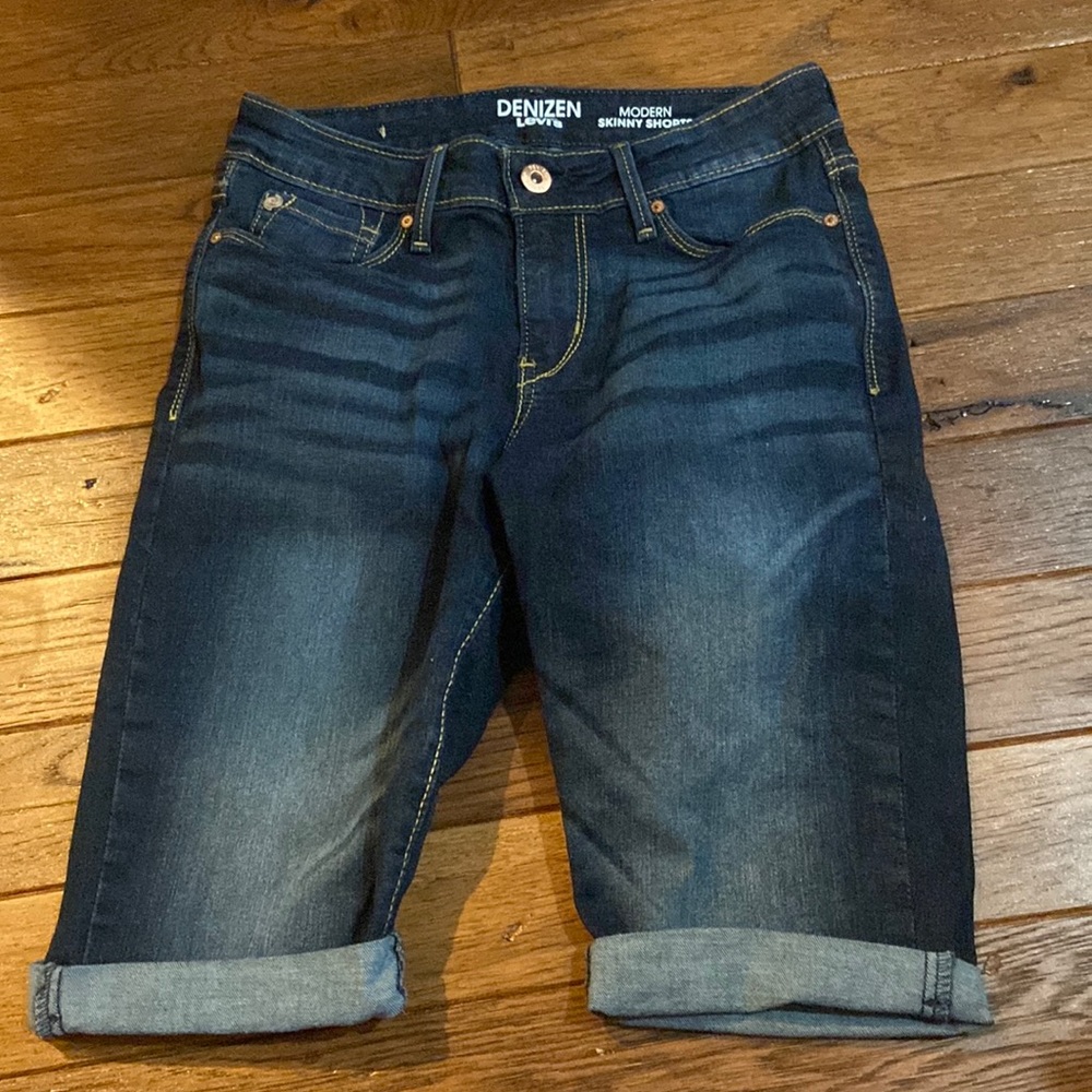 Levi’s capris